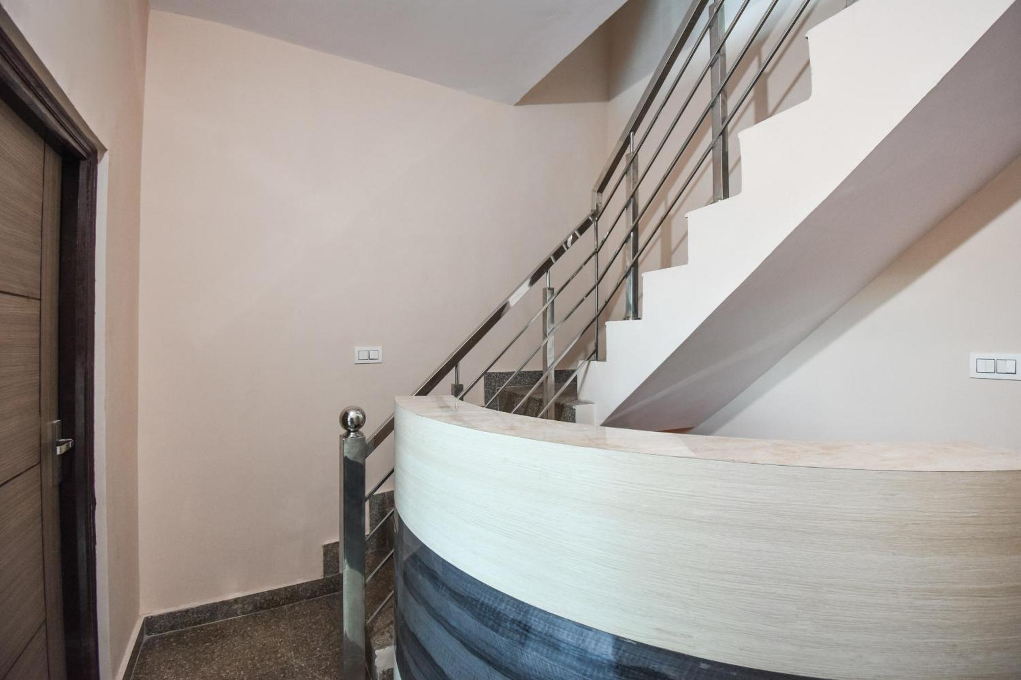 Hotel O Hi Tech Panchkula Ngoại thất bức ảnh